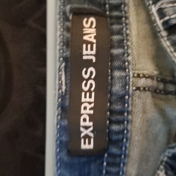 Womens Bootcut Express jeans. Size 2 Short. Dark - Picture 3 of 4